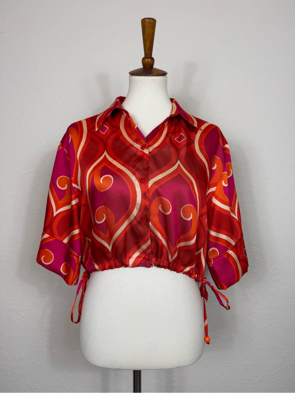 Zara Red & Pink Abstract Print Cropped Button-Down Bead Tie Waist Half Sleeve